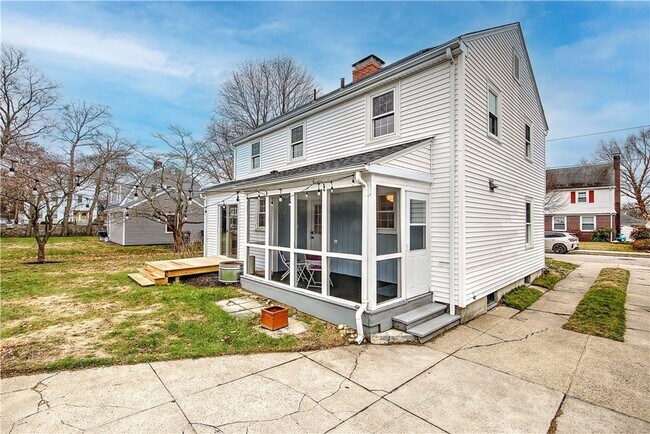 Building Photo - 11 Elmcroft Ave