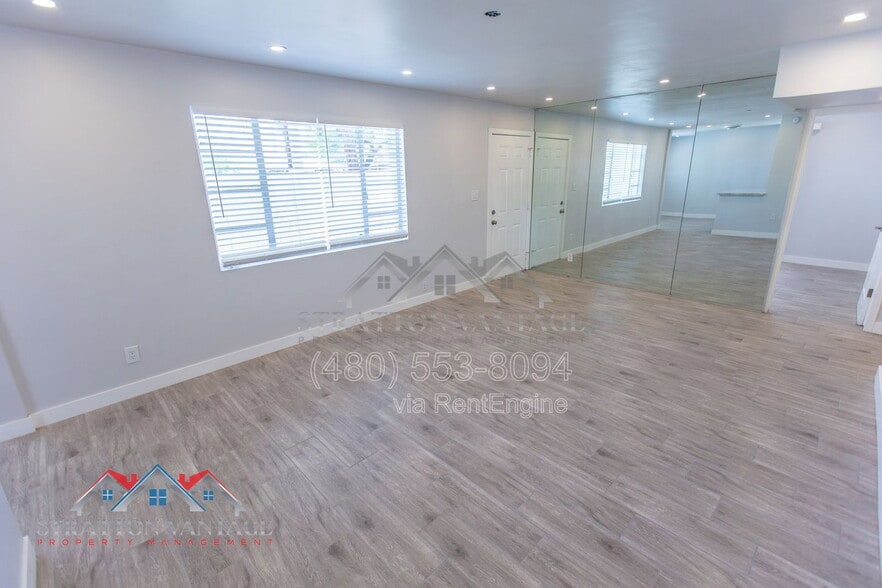 Building Photo - 2912 W Butler Dr