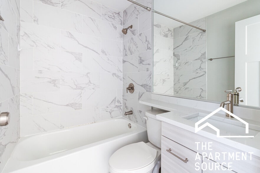 Building Photo - 454 W Barry Ave