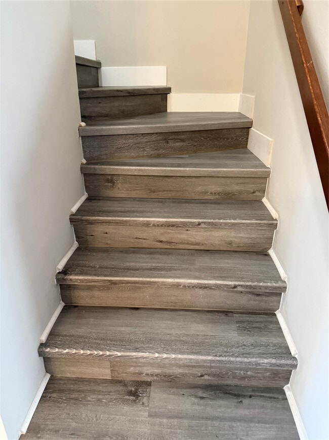 Building Photo - 1349 Sussex Dr