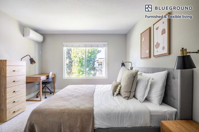 Building Photo - 655 S Fair Oaks Ave