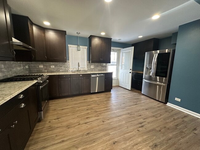 Building Photo - 33351 N Park St