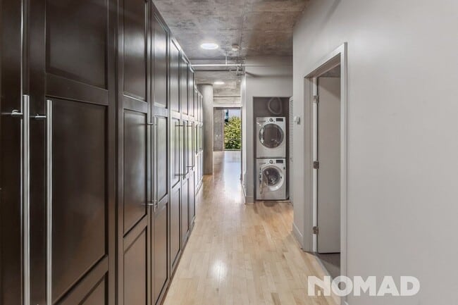 Building Photo - Large 1 Bedroom in Jack London Oakland w/ ...