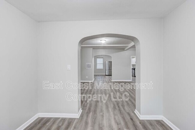 Building Photo - 2854 Oakley Ave