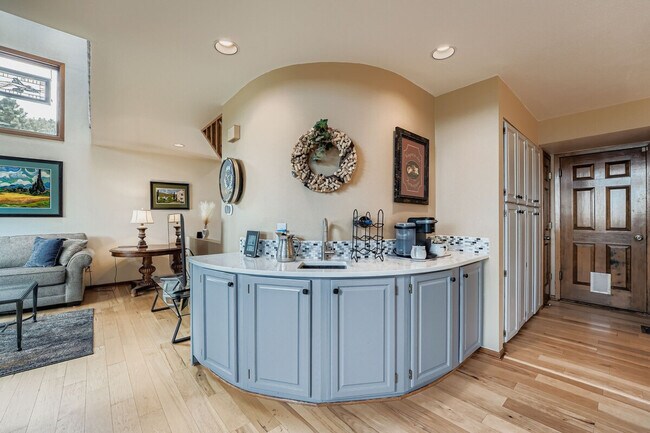 Building Photo - 776 Chimney Creek Dr