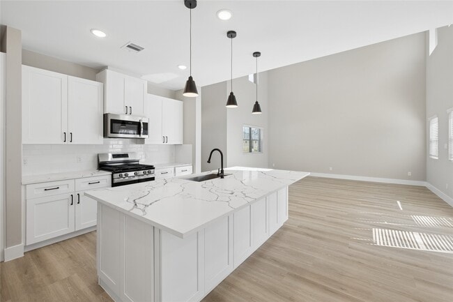 Building Photo - 20019 Venetto St