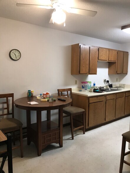 Kitchen - 50950 Rose Ln