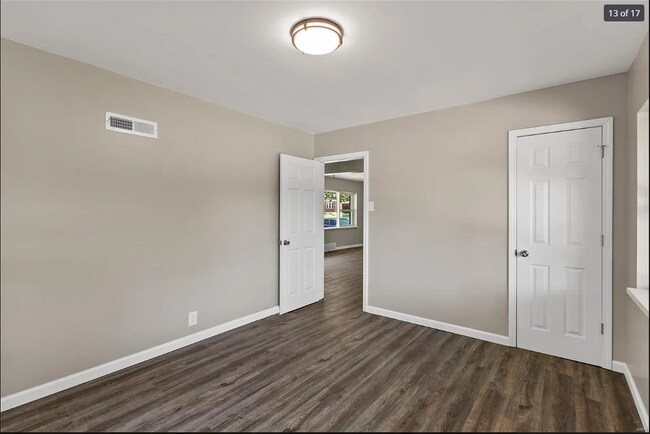 Building Photo - 6906 Alberici Ave