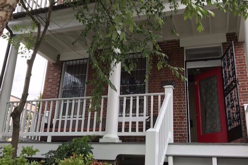 Veranda - 1695 35th St NW