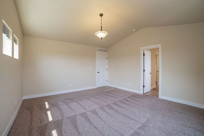 Building Photo - Bright & Spacious 3 Bed + Loft | 3-Car Garage in North Fort Collins