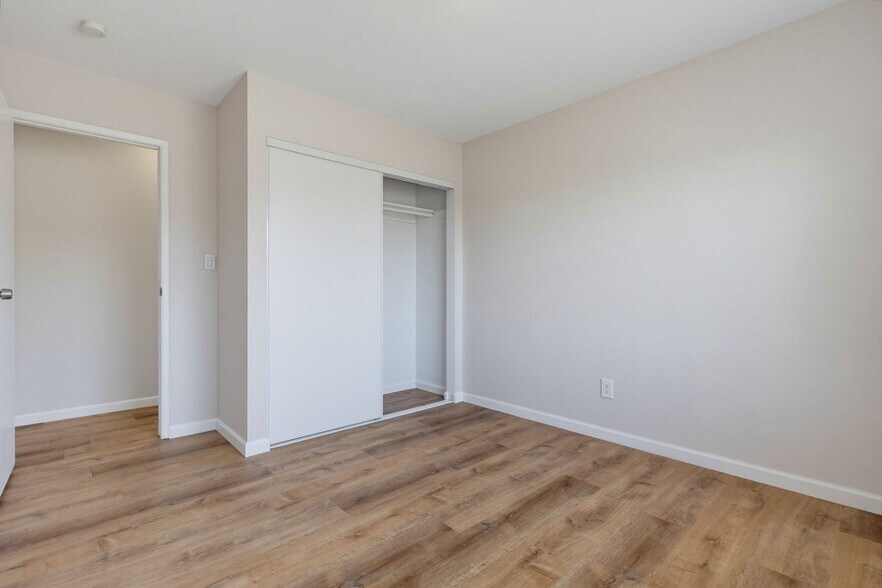 Building Photo - 7580 Saranac Ave