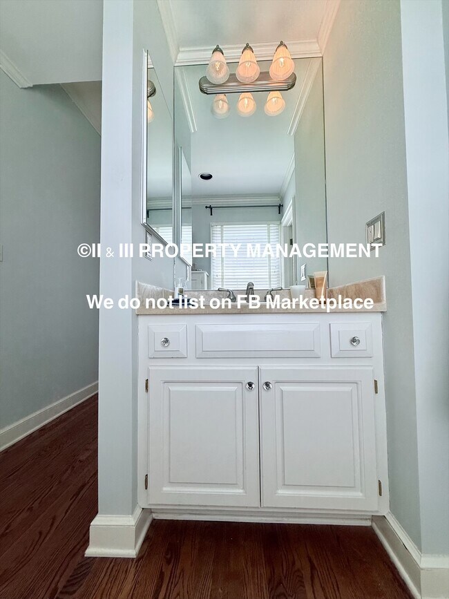 Building Photo - 1314 W Red Bridge Rd