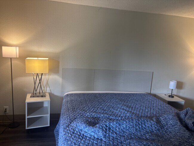 Building Photo - Bianca Arias HP0139