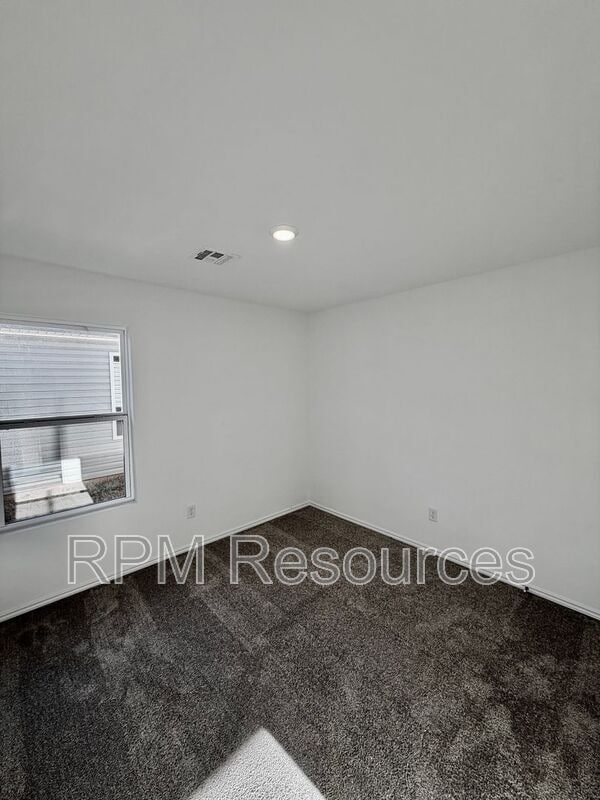 Building Photo - 10320 Baled Bermuda Rd