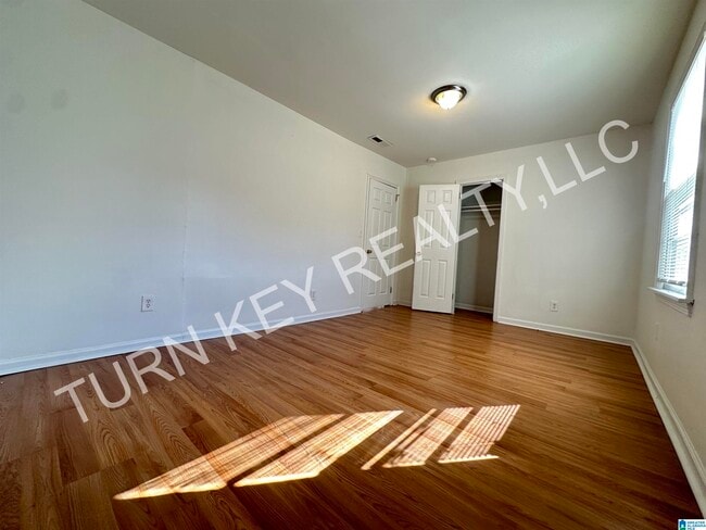 Building Photo - 1008 Shelton St