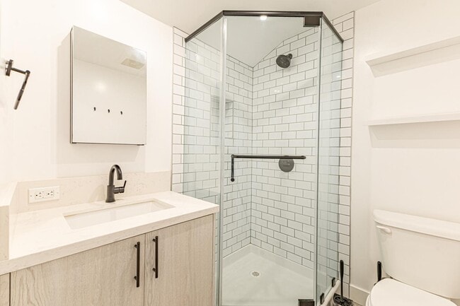 Building Photo - 5055 Lincoln Ave