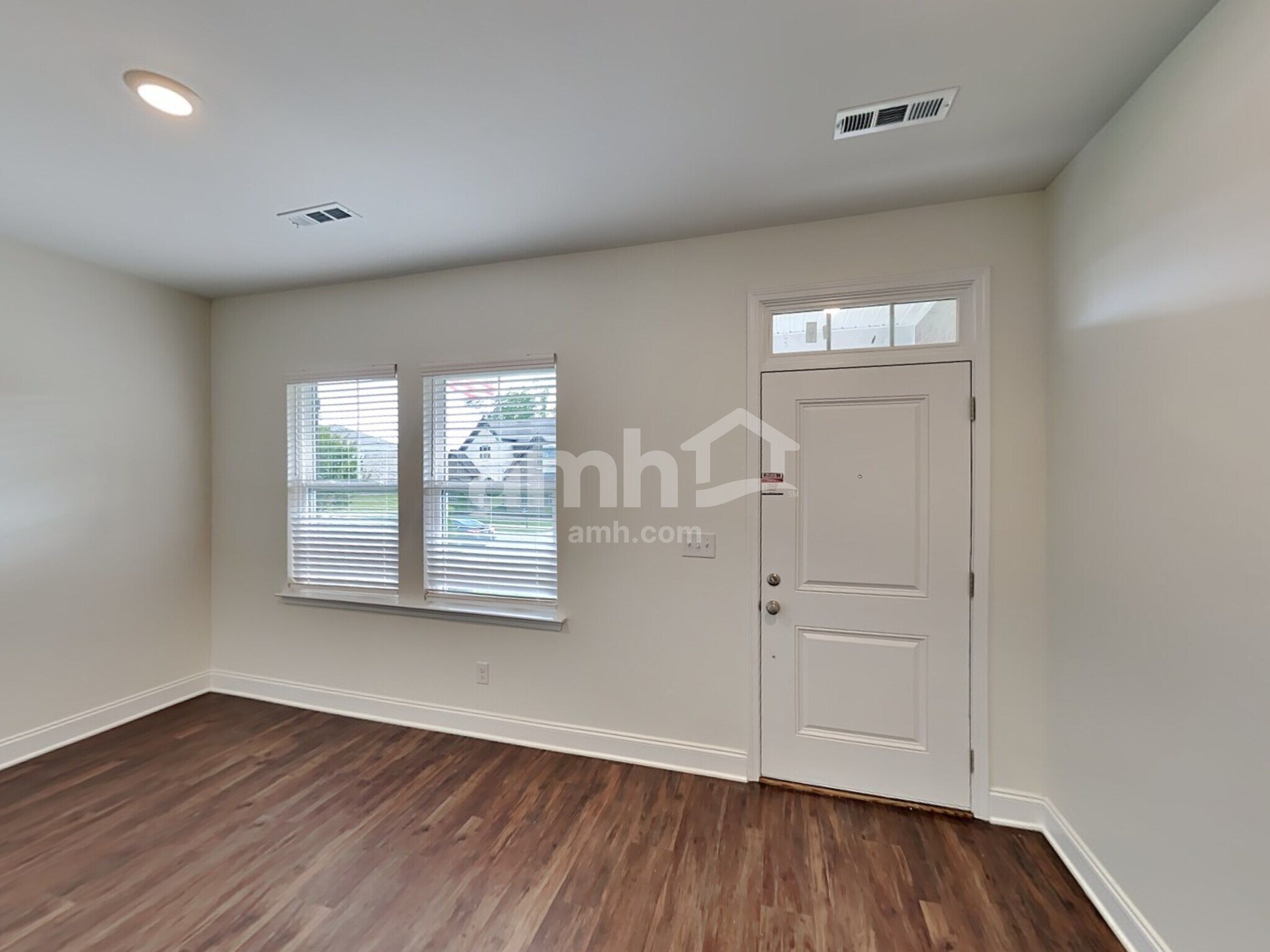 Building Photo - 209 Malayna Dr S