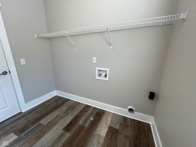 Building Photo - 4077 Rookwood Ave
