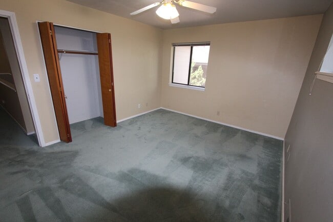 Building Photo - Price Improvement! Charming 2-Bedroom Town...