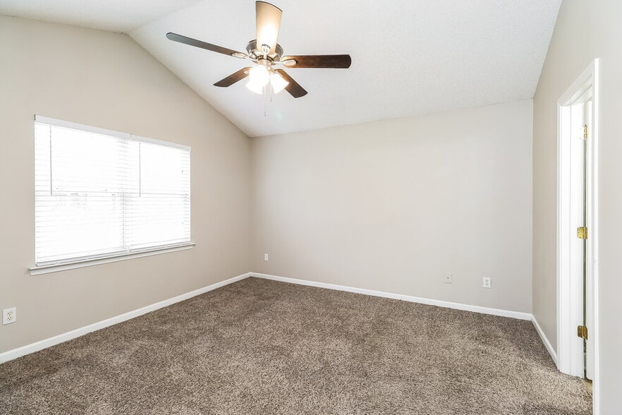 Building Photo - 6123 Goldenfield Dr
