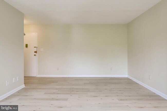 Building Photo - 3515 Washington Blvd