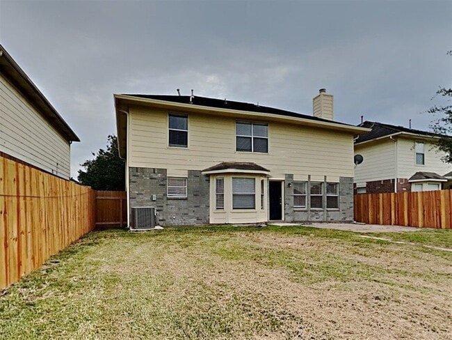 Building Photo - 4135 President's Dr S