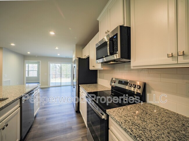 Building Photo - 4555 Duparc Way