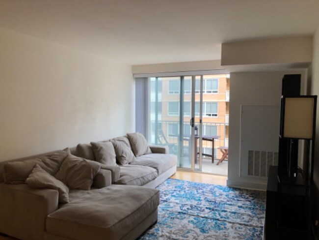 Building Photo - 800 4th St SW