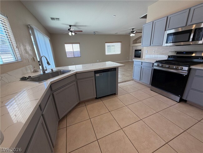 Building Photo - 4429 Rockaway Beach St