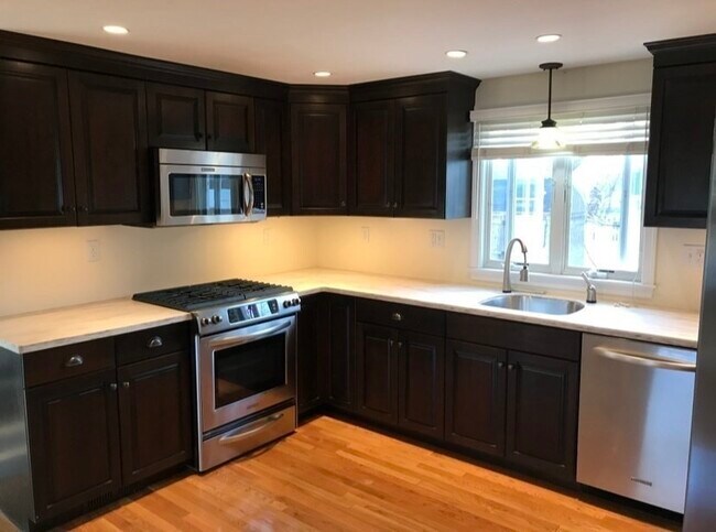 Building Photo - 19 Penniman Terrace