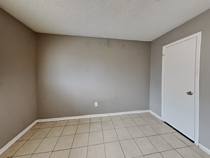 Building Photo - 2238 Turtle Creek Dr
