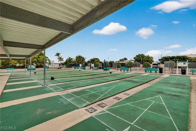 Building Photo - 7430 Lake Breeze Dr