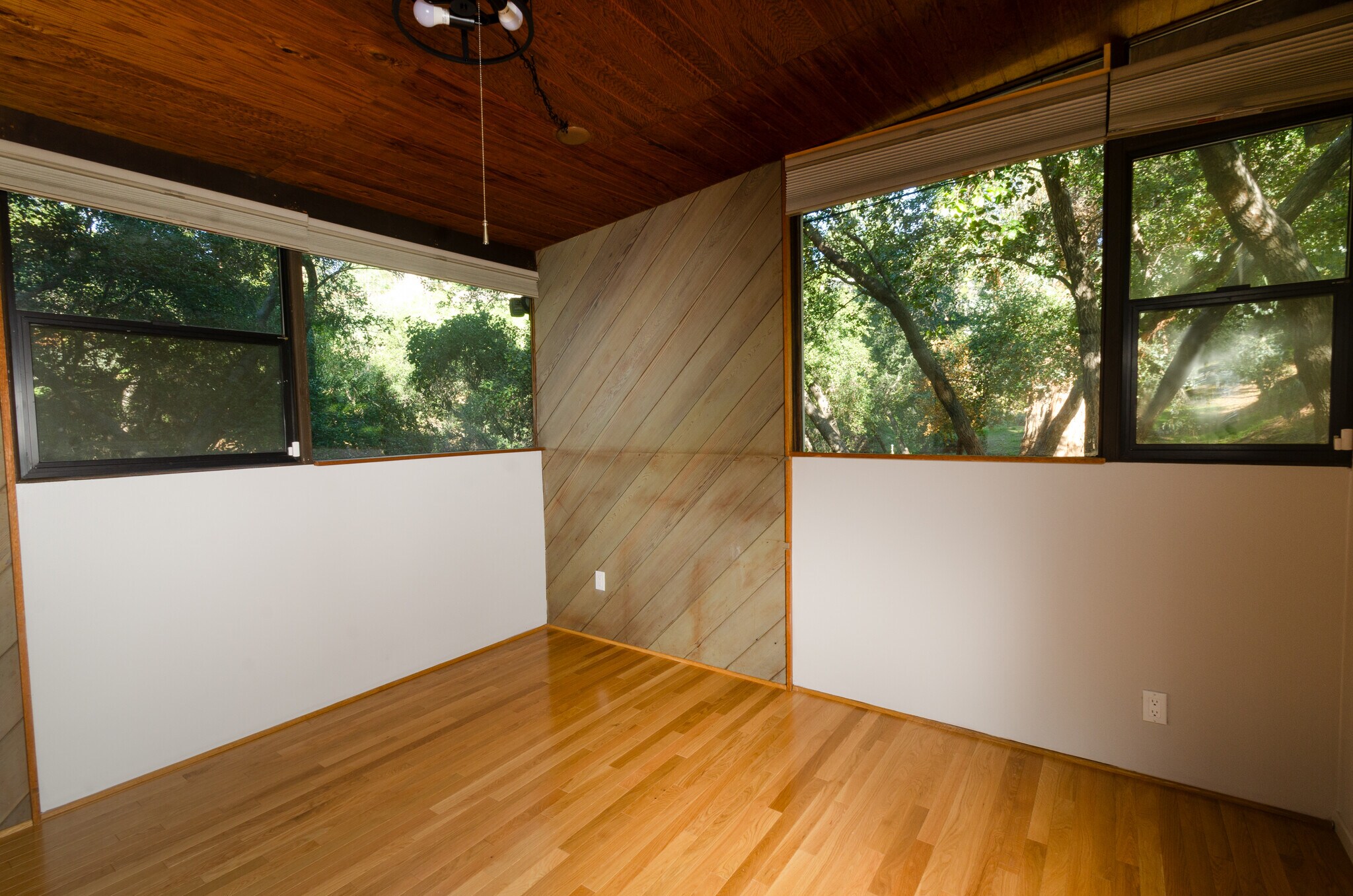 Building Photo - 9801 Shadow Island Dr