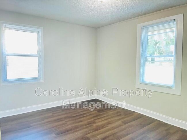 Building Photo - 2341 Arden St