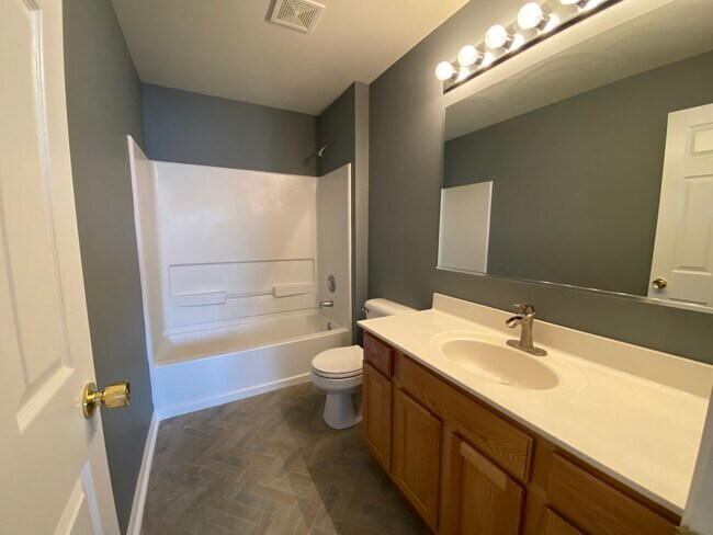 Building Photo - 122 Bertram Dr