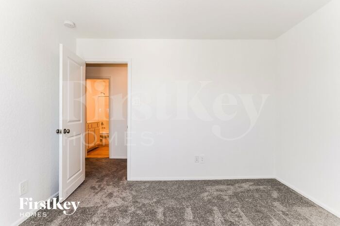 Building Photo - 23926 Lakota Cyn Dr