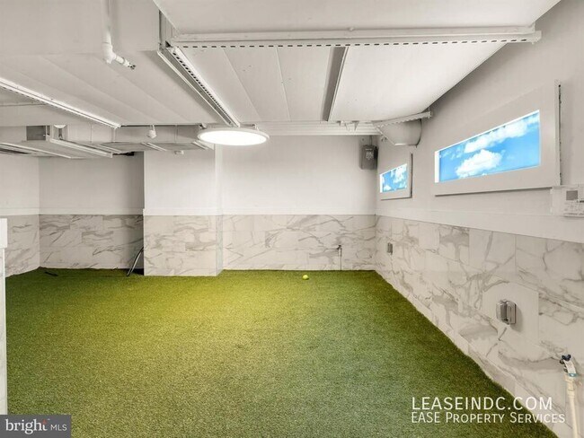 Building Photo - 1211 Van St SE