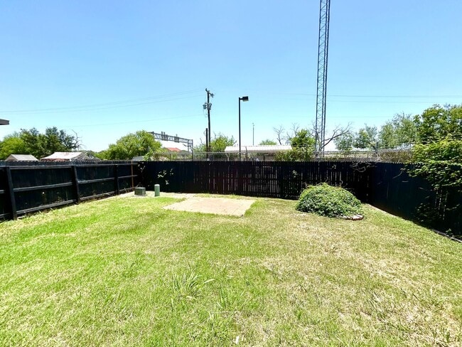 Building Photo - **APPLICATION RECEIVED** Stunning 3BD/2.5BA Two-Story Home with Office & Loft Near Brooks City Base!