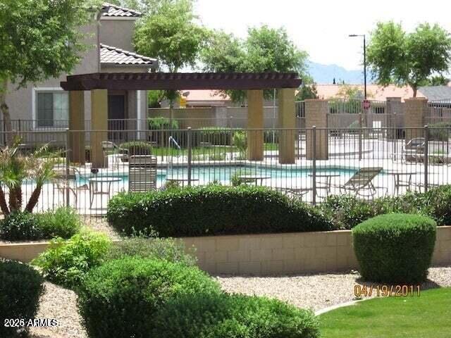 Building Photo - 8460 W Lewis Ave