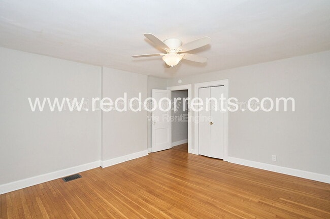 Building Photo - 4704 N College Ave