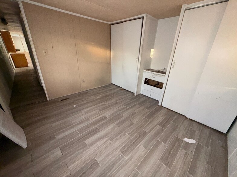 Building Photo - 3601 E Wyoming Ave