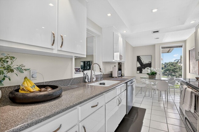 Building Photo - 19811 Boca W Dr