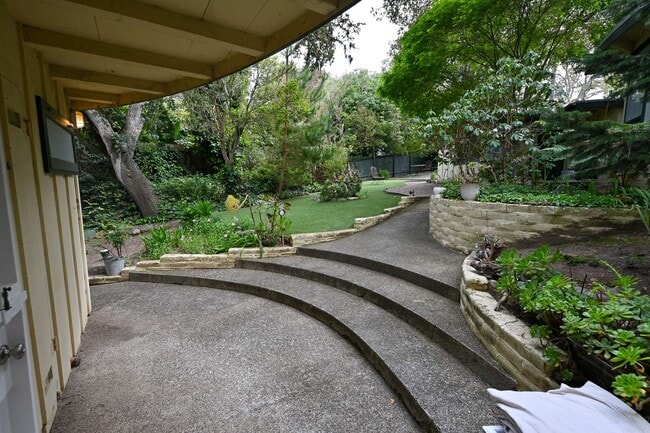 Building Photo - Dolores Street Triplex