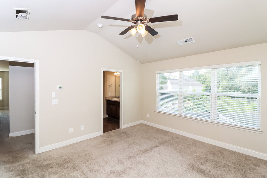 Building Photo - 267 Faron Dr