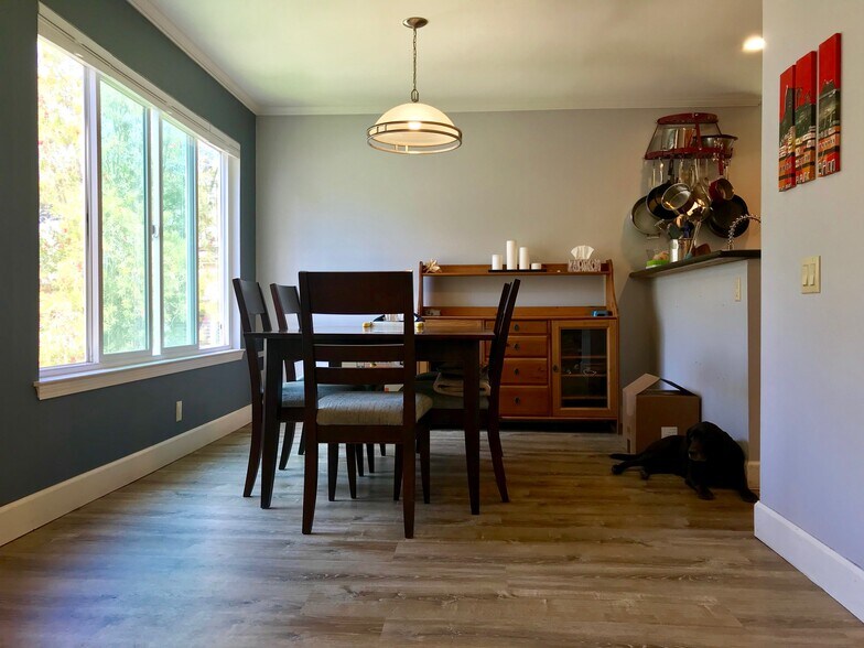 Open floor plan dining room. - 3076 Via Alicante Unit L