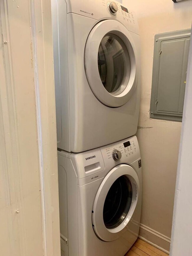 Washer & Dryer - 138 Custer Ave
