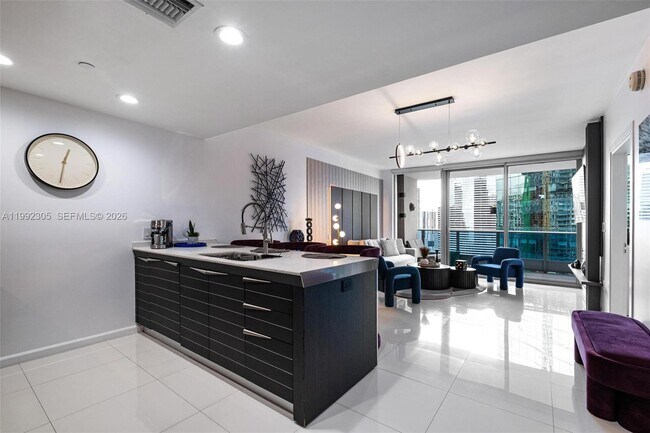 Building Photo - 200 Biscayne Blvd Way