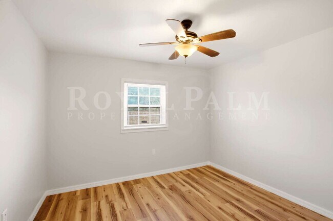 Building Photo - 2/1 Retreat in North Fort Myers: Apartment Life Called. We Didn't Answer.