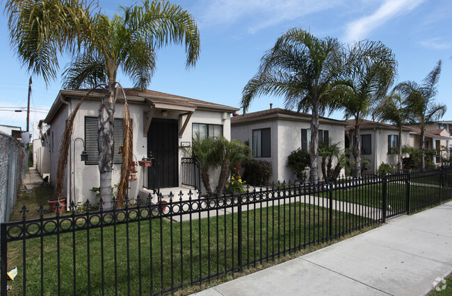 Building Photo - Central Avenue Apartments