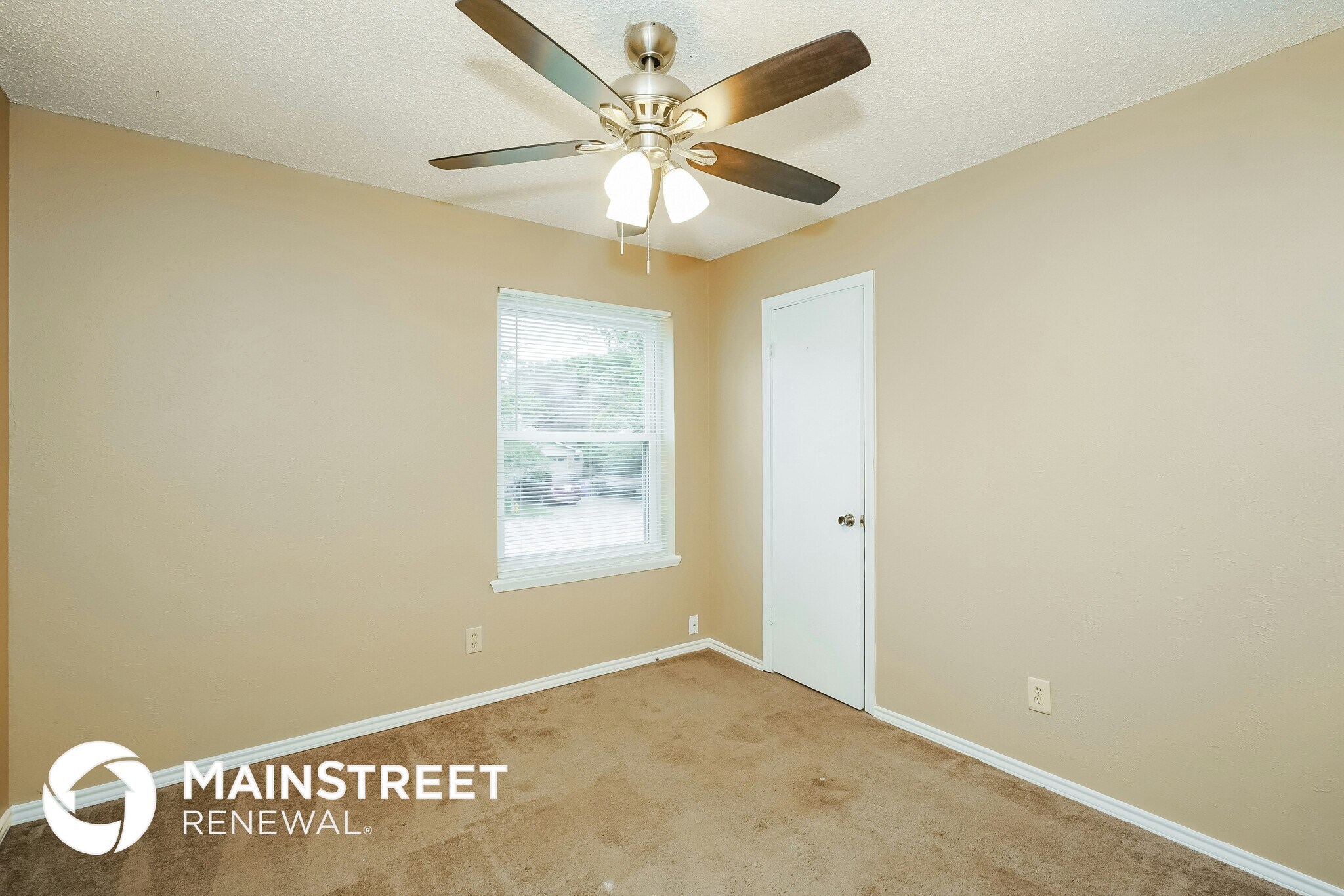 Building Photo - 728 Poe St